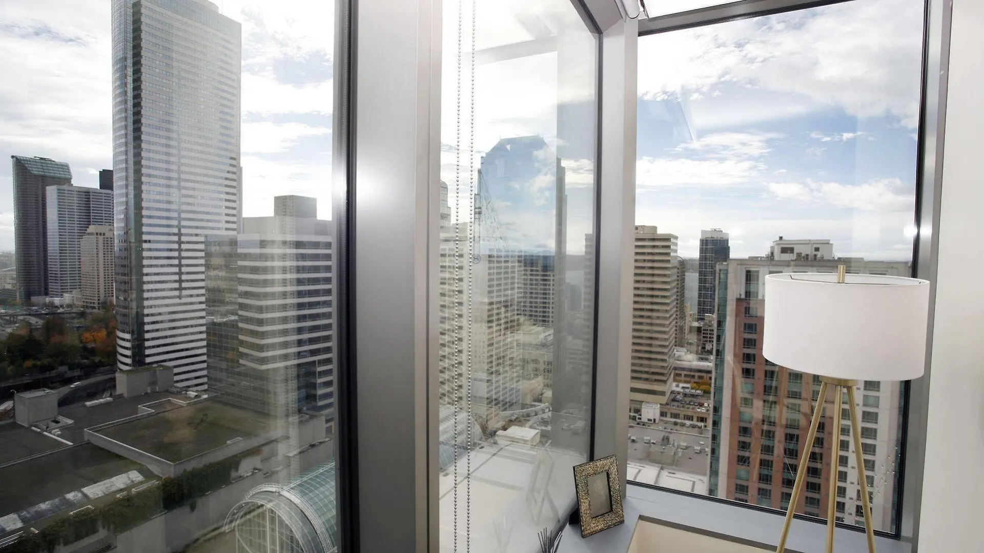 Convention Center Lux Suites By Barsala Seattle